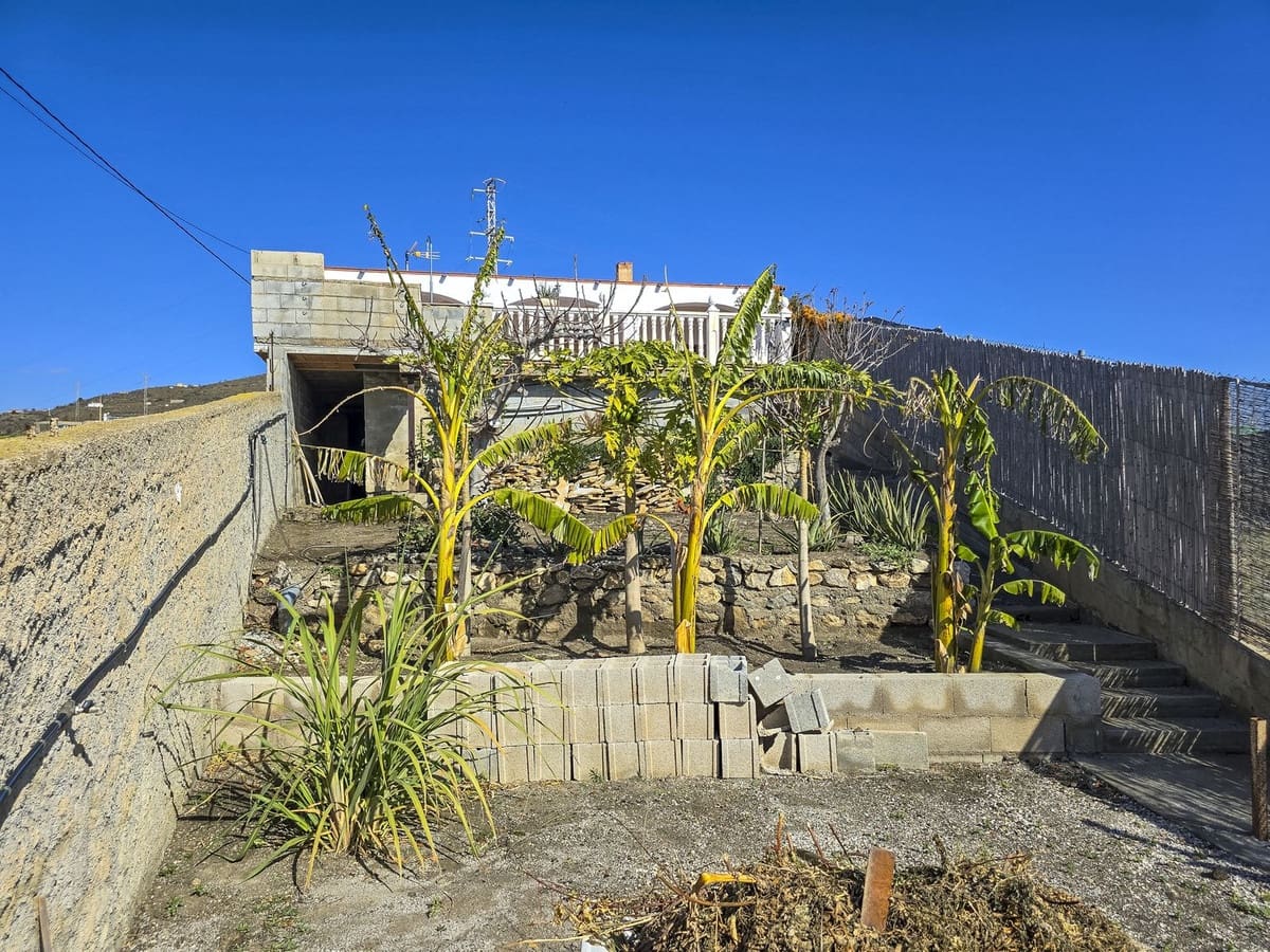 Finca/Casa Rural de 2 habitaciones en Salobreña en venta con piscina garaje - 265.000 € (Ref: 8800277)