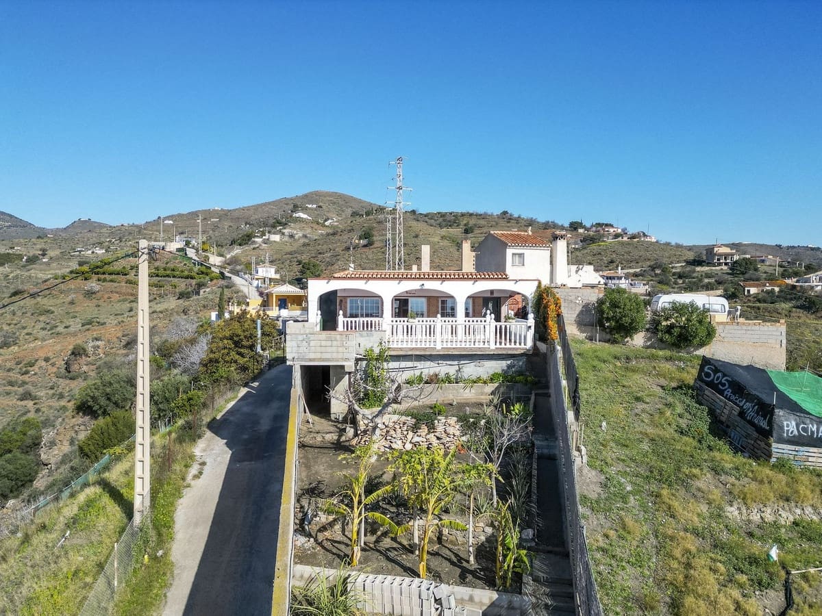 Finca/Casa Rural de 2 habitaciones en Salobreña en venta con piscina garaje - 265.000 € (Ref: 8800277)