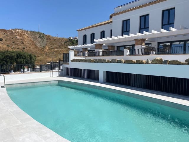 2 sypialnia Dom blizniak na sprzedaż w Torrox z basenem garażem - 347 000 € (Ref: 8805545)