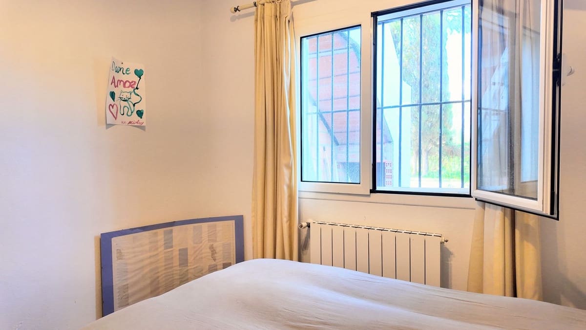 Chalet de 3 habitaciones en Cártama en venta con piscina - 525.000 € (Ref: 8852176)