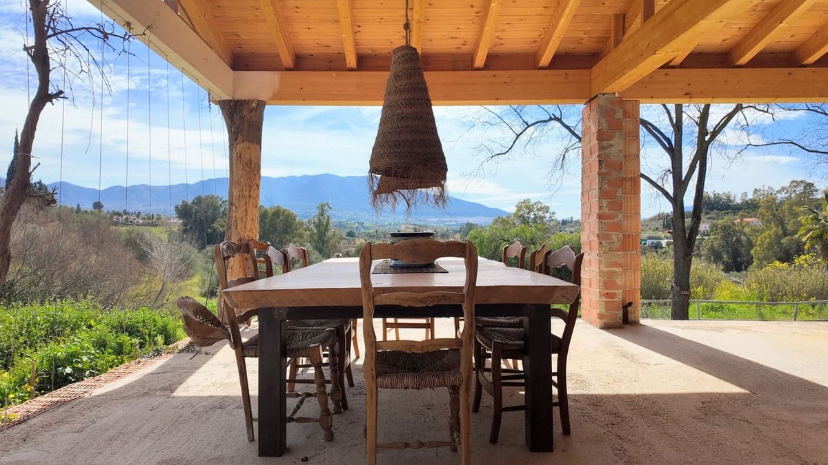 Chalet de 3 habitaciones en Cártama en venta con piscina - 525.000 € (Ref: 8852176)