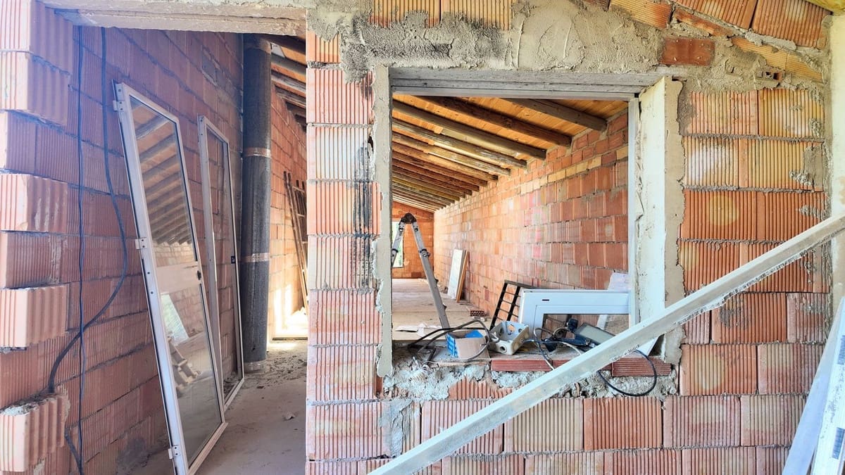 Chalet de 3 habitaciones en Cártama en venta con piscina - 525.000 € (Ref: 8852176)