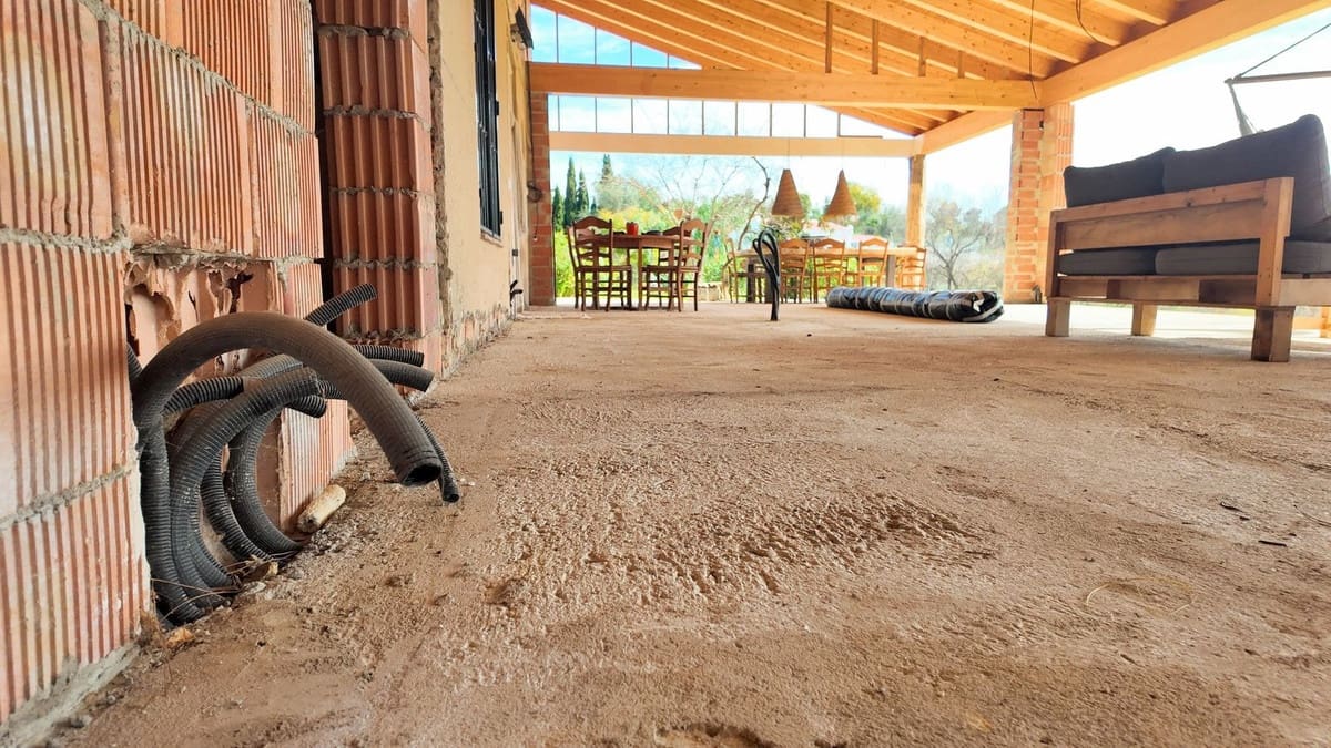 Chalet de 3 habitaciones en Cártama en venta con piscina - 525.000 € (Ref: 8852176)