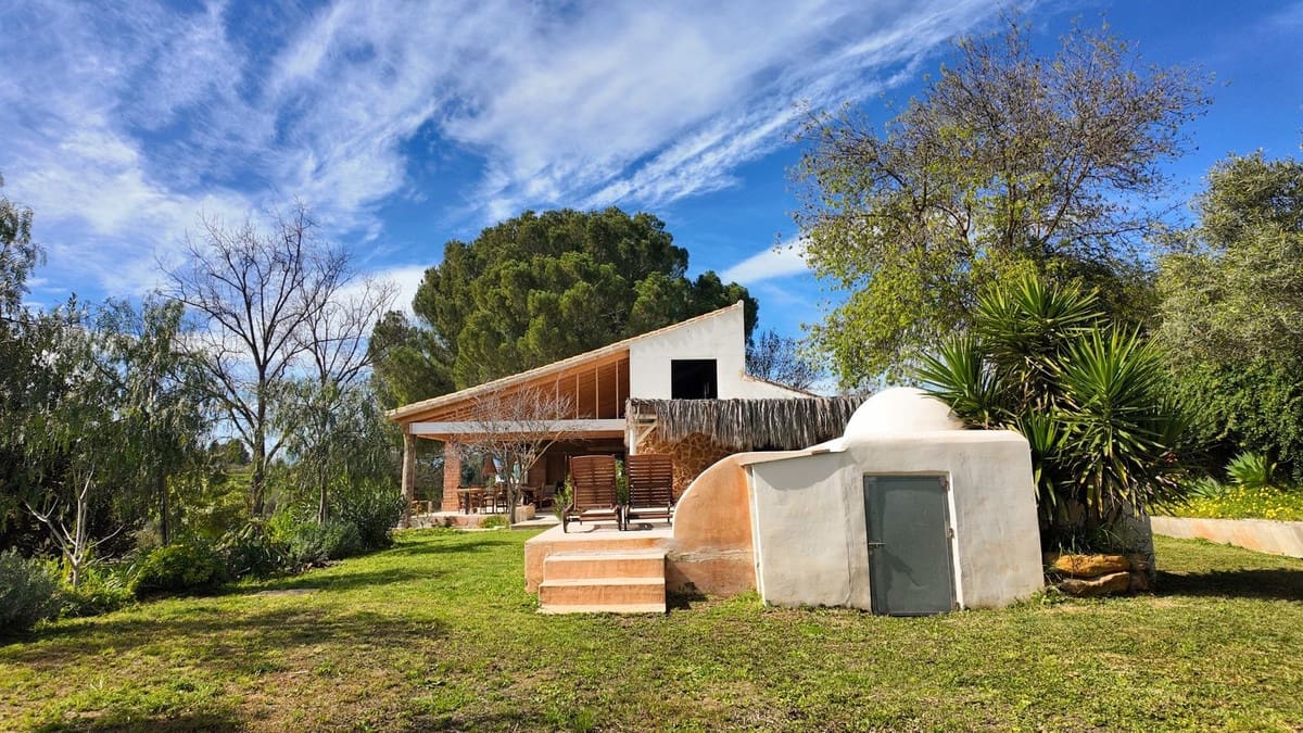 Chalet de 3 habitaciones en Cártama en venta con piscina - 525.000 € (Ref: 8852176)