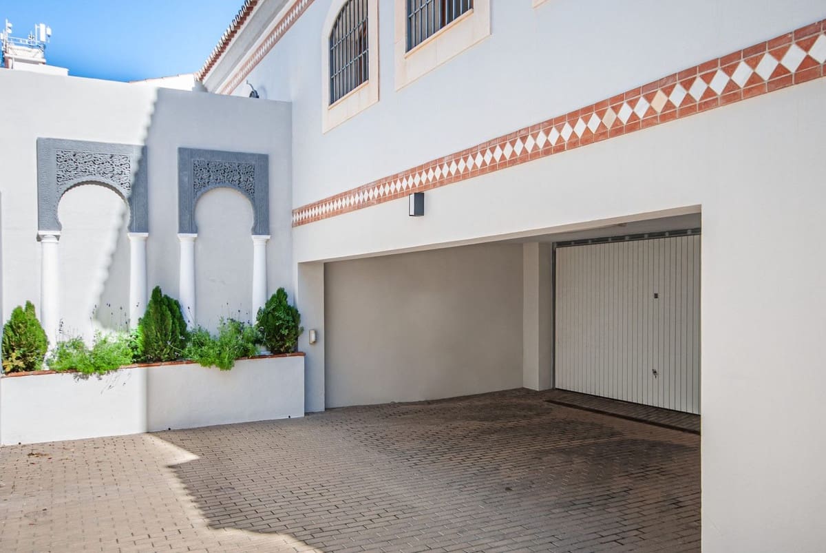 4 slaapkamer Villa te koop in Fuengirola met zwembad garage - € 3.000.000 (Ref: 8875983)