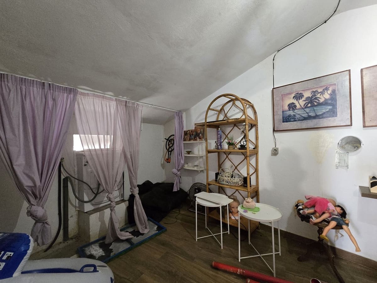 3 soveværelse Finca/Landehus til salg i Velez de Benaudalla med swimmingpool garage - € 420.000 (Ref: 8894380)