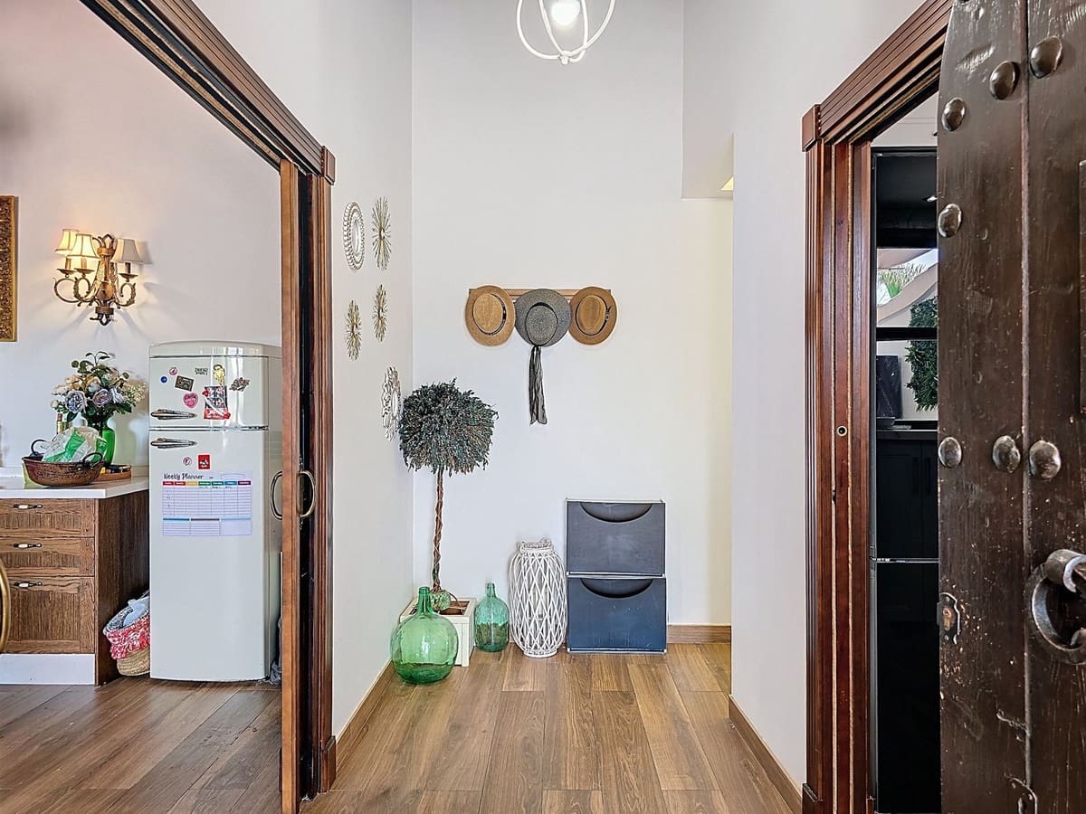 3 soveværelse Finca/Landehus til salg i Velez de Benaudalla med swimmingpool garage - € 420.000 (Ref: 8894380)