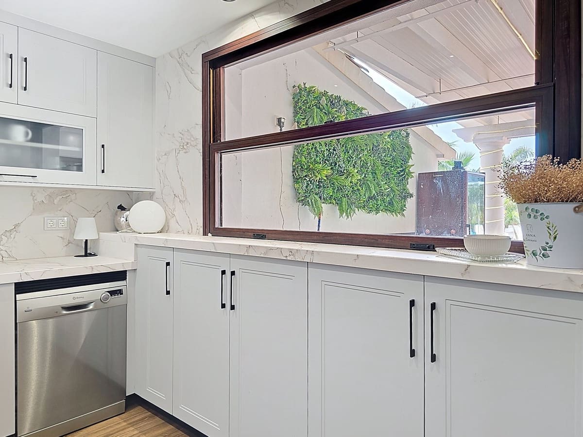 3 soveværelse Finca/Landehus til salg i Velez de Benaudalla med swimmingpool garage - € 420.000 (Ref: 8894380)