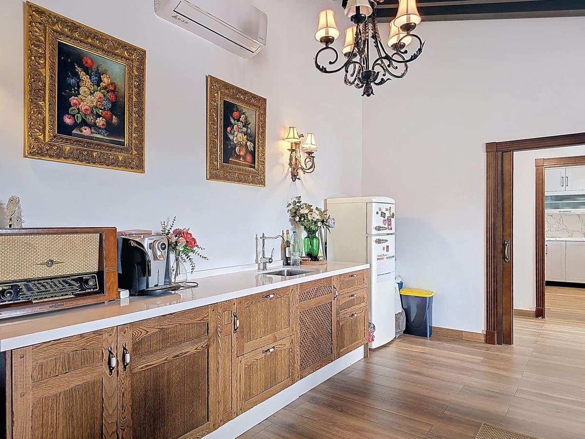 3 soveværelse Finca/Landehus til salg i Velez de Benaudalla med swimmingpool garage - € 420.000 (Ref: 8894380)