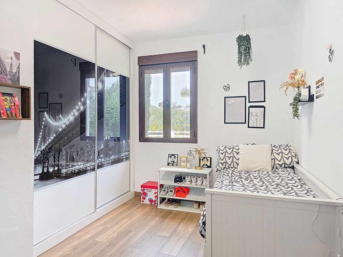 3 soveværelse Finca/Landehus til salg i Velez de Benaudalla med swimmingpool garage - € 420.000 (Ref: 8894380)