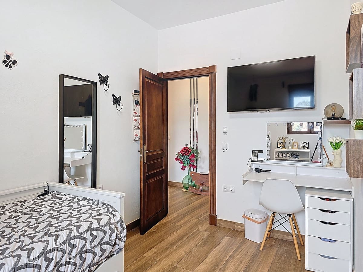 3 soveværelse Finca/Landehus til salg i Velez de Benaudalla med swimmingpool garage - € 420.000 (Ref: 8894380)