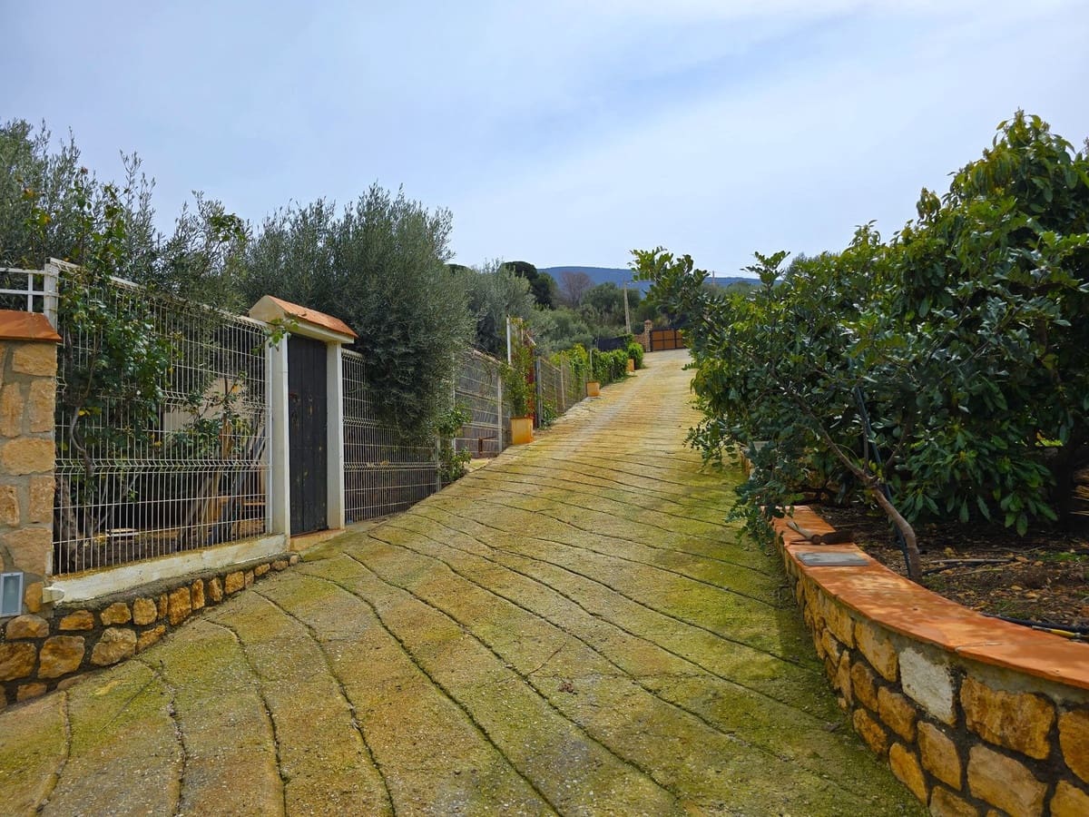 3 soveværelse Finca/Landehus til salg i Velez de Benaudalla med swimmingpool garage - € 420.000 (Ref: 8894380)