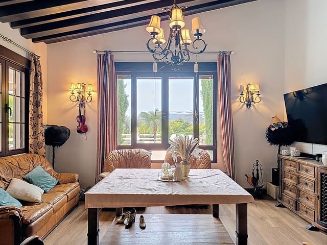 3 soveværelse Finca/Landehus til salg i Vélez de Benaudalla med swimmingpool garage - € 420.000 (Ref: 8894380)