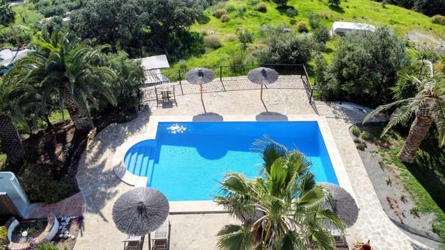 7 sypialnia Willa na sprzedaż w Alora z basenem garażem - 1 199 000 € (Ref: 8905892)