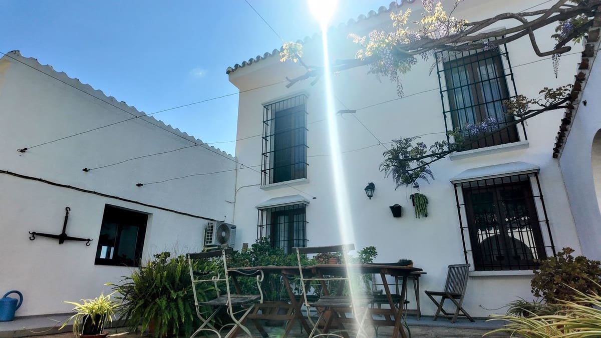 7 slaapkamer Villa te koop in Alora met zwembad garage - € 1.195.000 (Ref: 8905892)