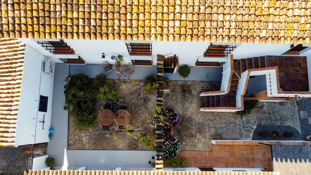 7 slaapkamer Villa te koop in Alora met zwembad garage - € 1.195.000 (Ref: 8905892)