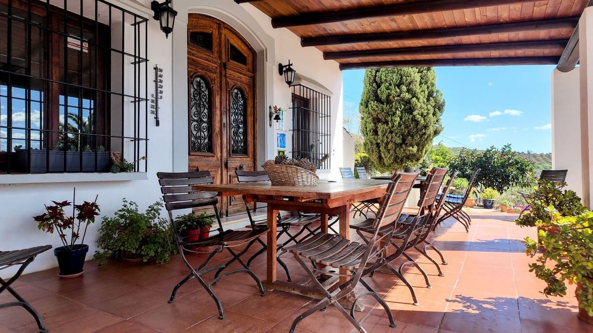 7 slaapkamer Villa te koop in Alora met zwembad garage - € 1.195.000 (Ref: 8905892)