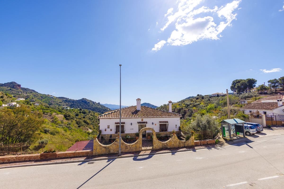 6 camera da letto Finca/Casa di Campagna in vendita in Comares con piscina - 324.500 € (Rif: 8908183)