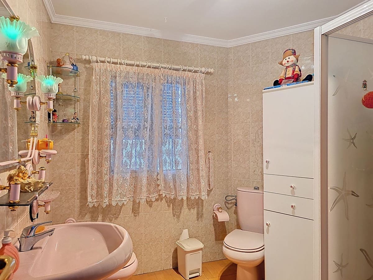 3 bedroom Townhouse for sale in Competa with garage - € 200,000 (Ref: 8926126)