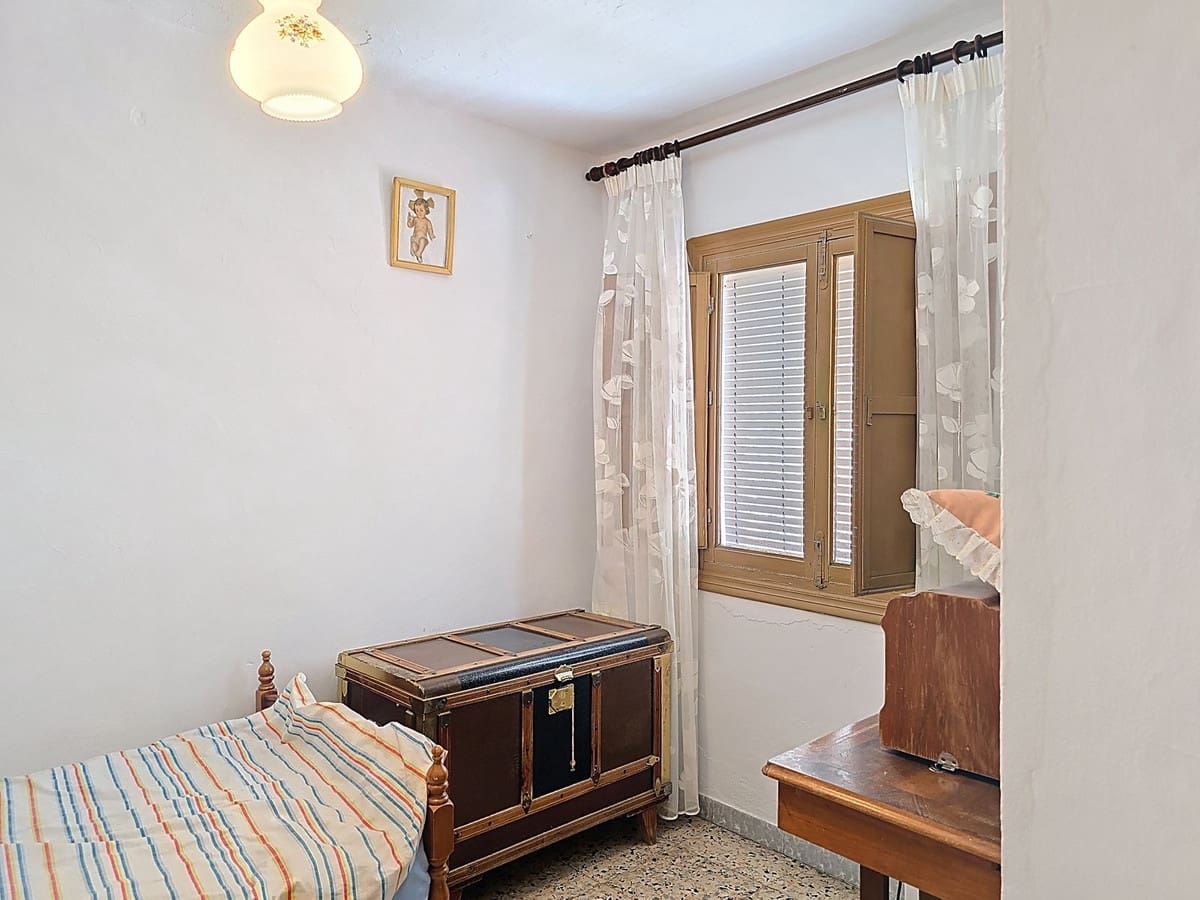 3 bedroom Townhouse for sale in Competa with garage - € 200,000 (Ref: 8926126)