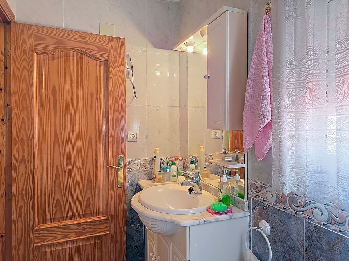 3 bedroom Townhouse for sale in Competa with garage - € 200,000 (Ref: 8926126)