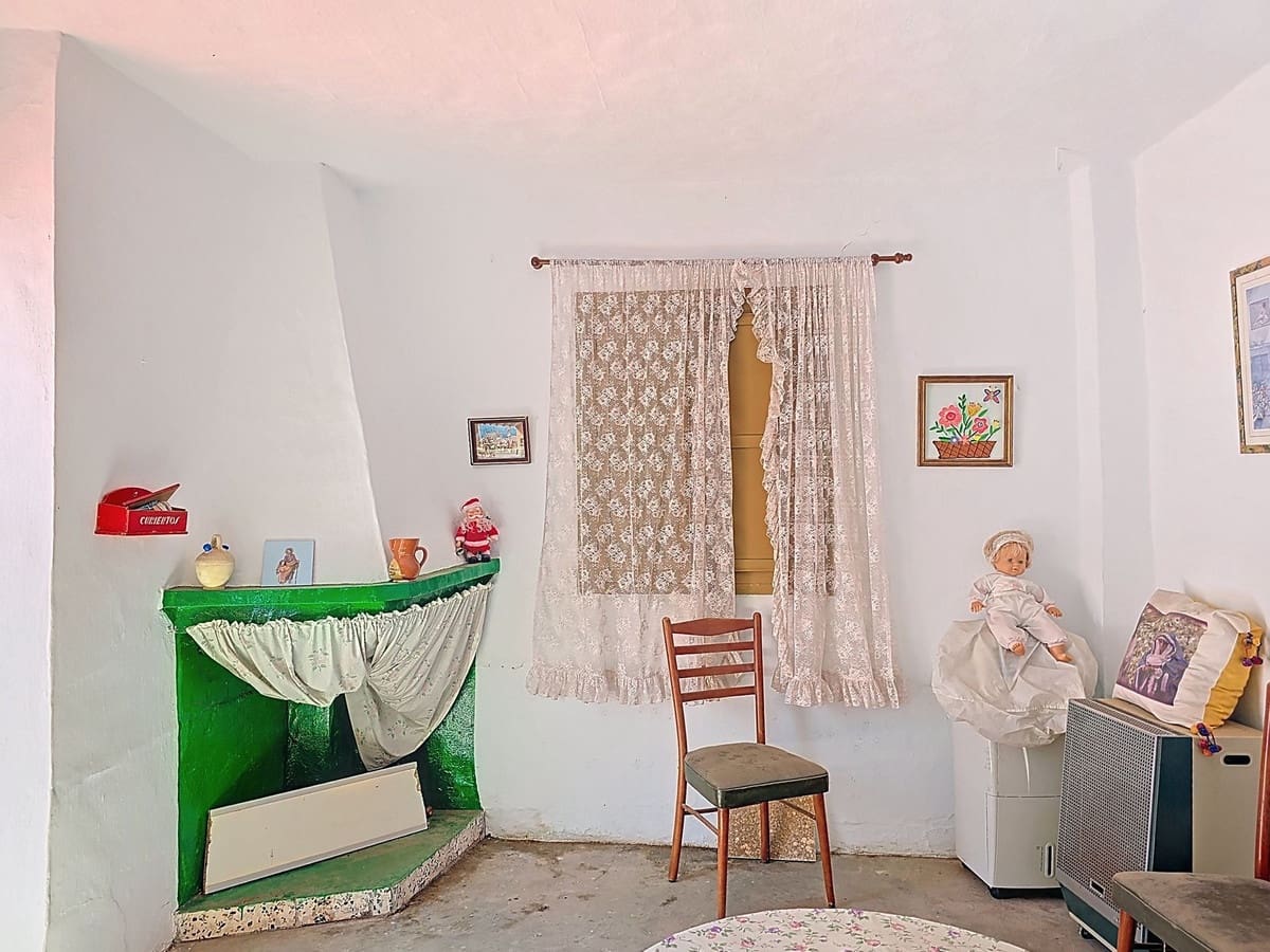 3 bedroom Townhouse for sale in Competa with garage - € 200,000 (Ref: 8926126)