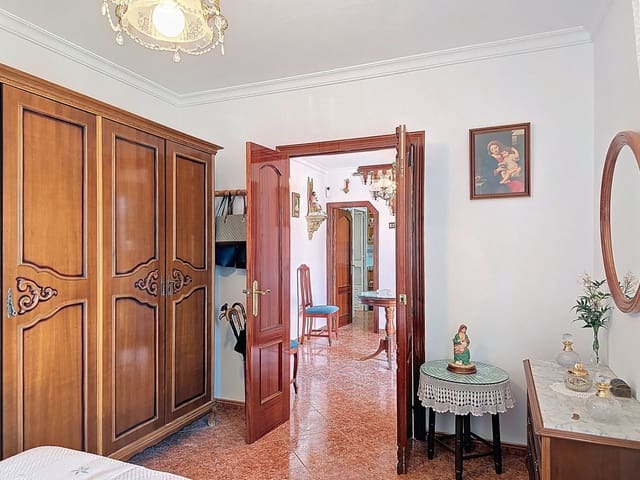 3 bedroom Townhouse for sale in Cómpeta with garage - € 200,000 (Ref: 8926126)