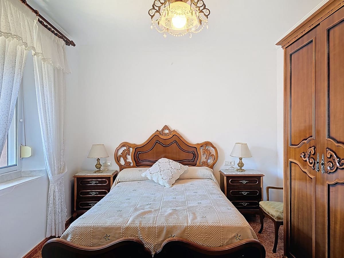 3 bedroom Townhouse for sale in Competa with garage - € 200,000 (Ref: 8926126)