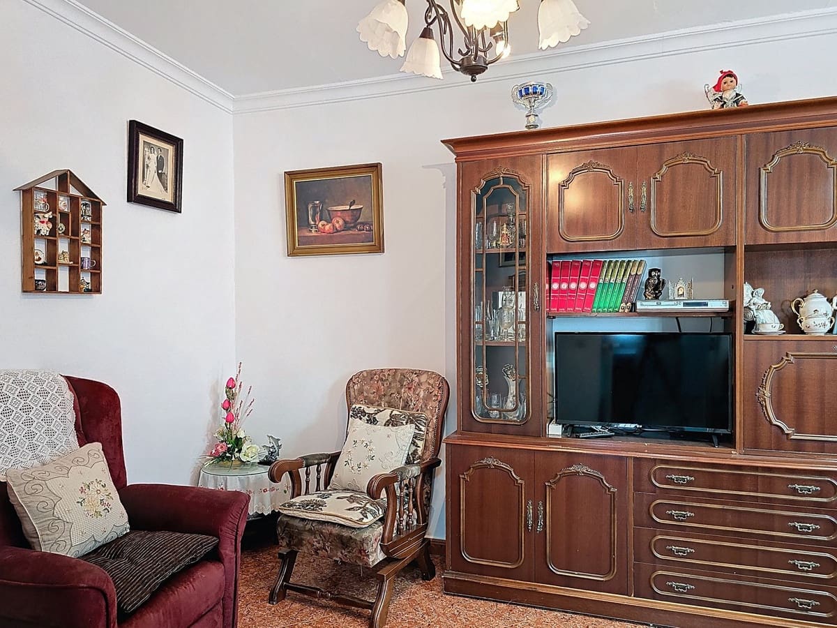 3 bedroom Townhouse for sale in Competa with garage - € 200,000 (Ref: 8926126)