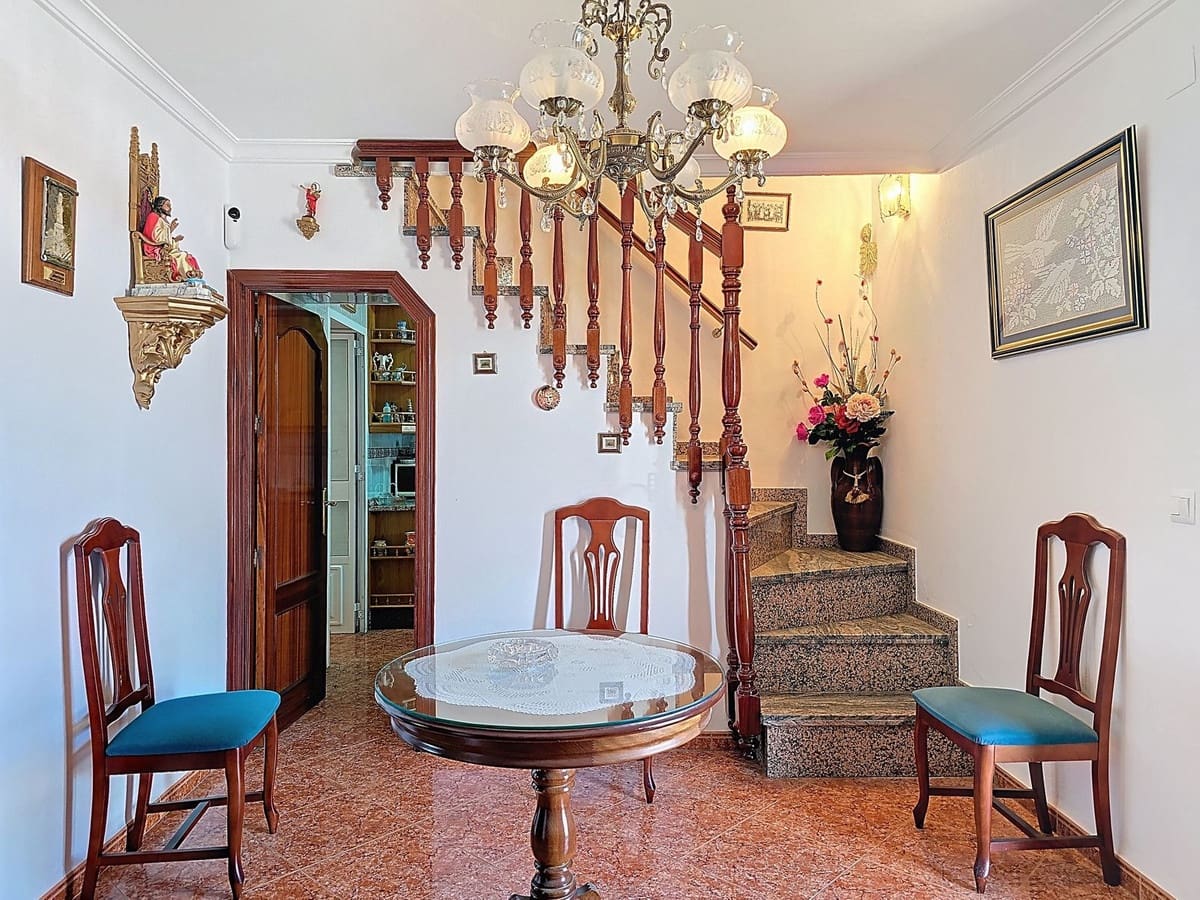 3 bedroom Townhouse for sale in Competa with garage - € 200,000 (Ref: 8926126)