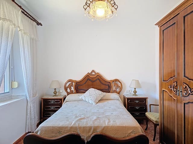 3 bedroom Townhouse for sale in Cómpeta with garage - € 200,000 (Ref: 8926126)