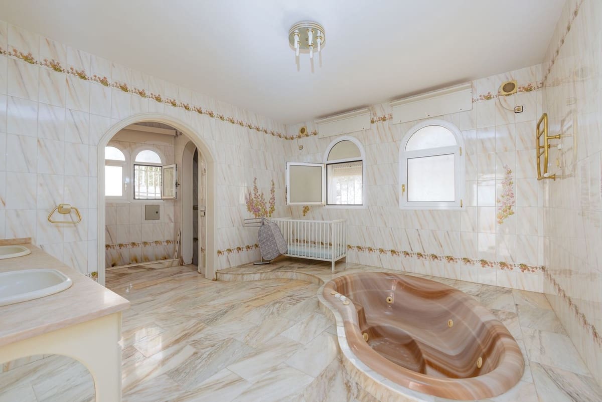 8 soveværelse Villa til salg i Torremuelle med swimmingpool garage - € 3.250.000 (Ref: 8928015)