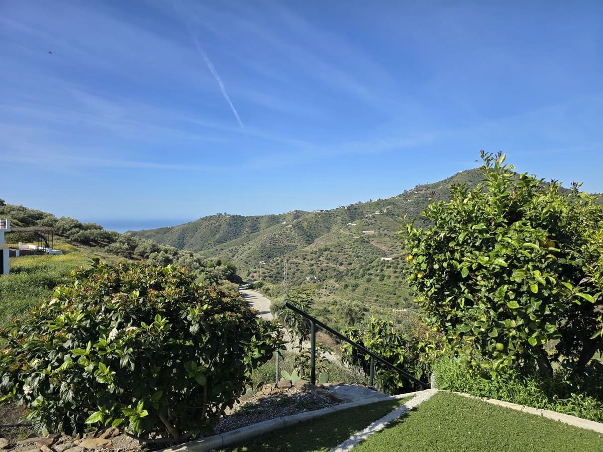 3 makuuhuone Huvila myytävänä paikassa Competa mukana uima-altaan 
autotalli - 420 000 € (Ref: 8930439)