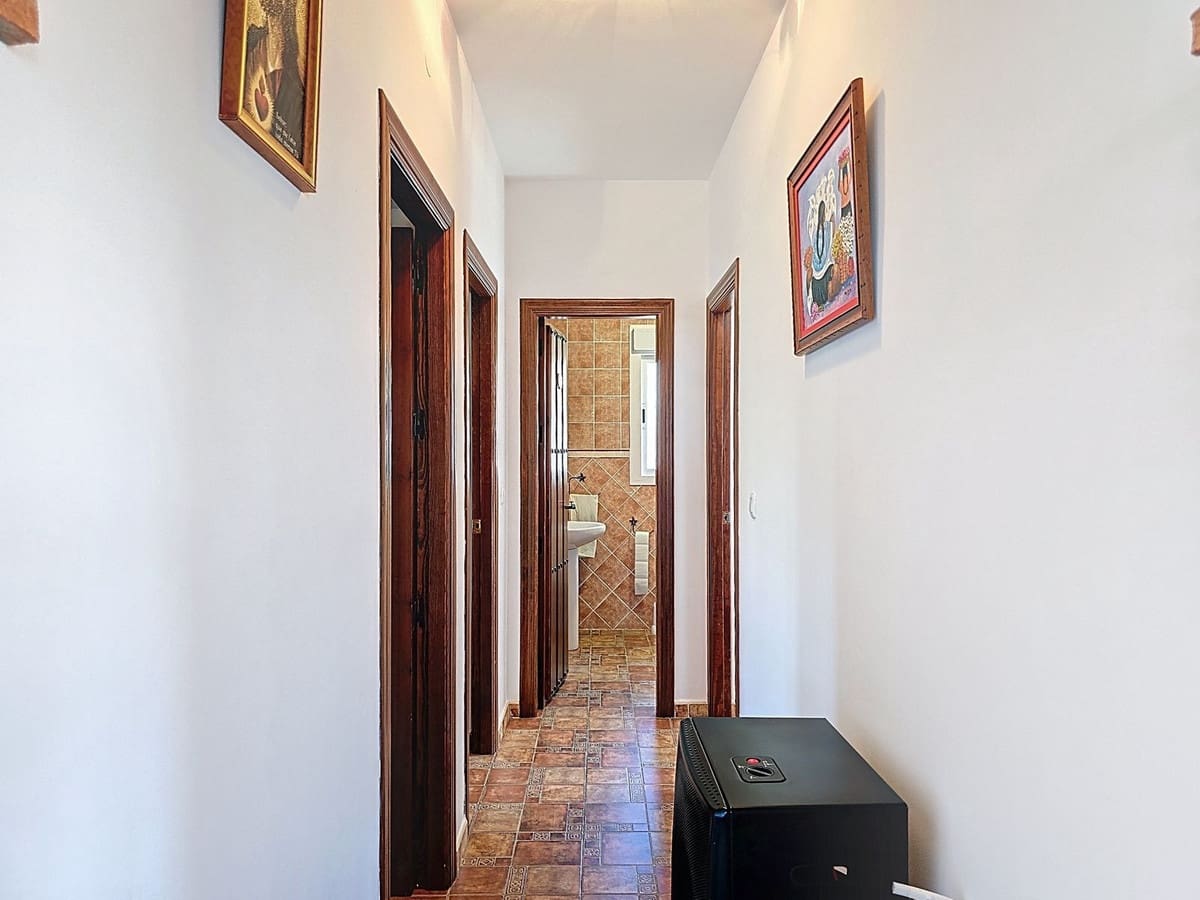 3 makuuhuone Huvila myytävänä paikassa Competa mukana uima-altaan 
autotalli - 420 000 € (Ref: 8930439)