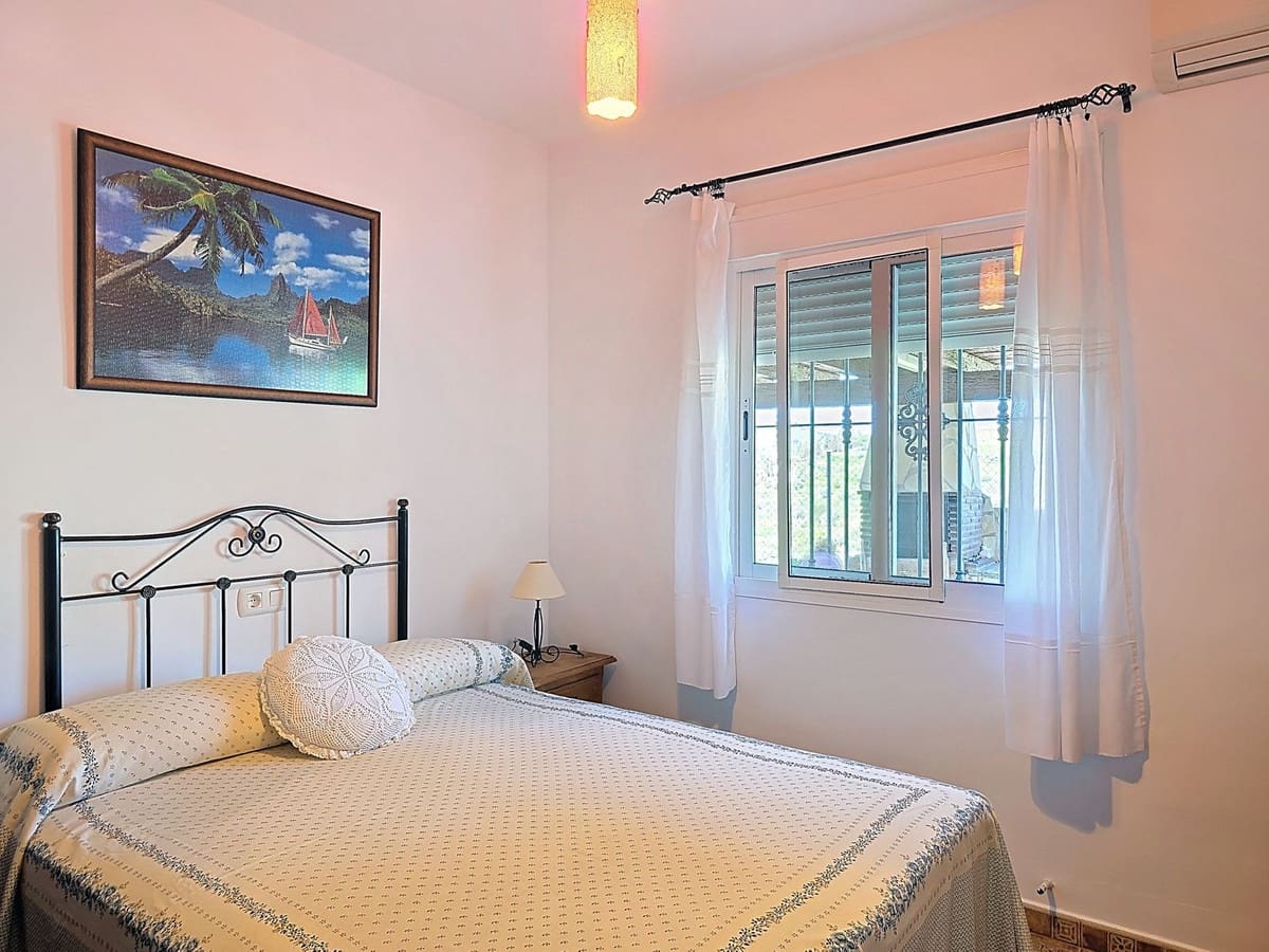 3 makuuhuone Huvila myytävänä paikassa Competa mukana uima-altaan 
autotalli - 420 000 € (Ref: 8930439)