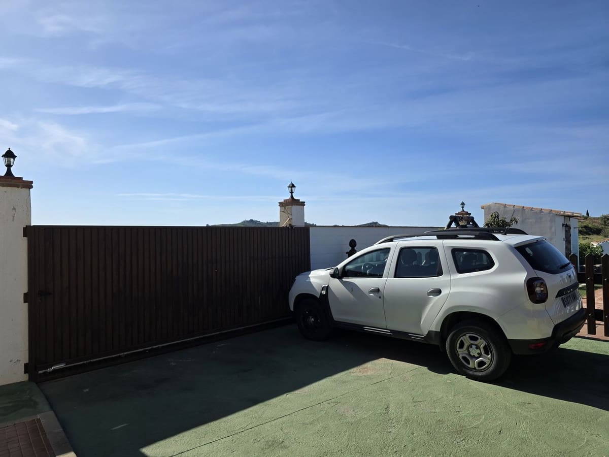 3 makuuhuone Huvila myytävänä paikassa Competa mukana uima-altaan 
autotalli - 420 000 € (Ref: 8930439)