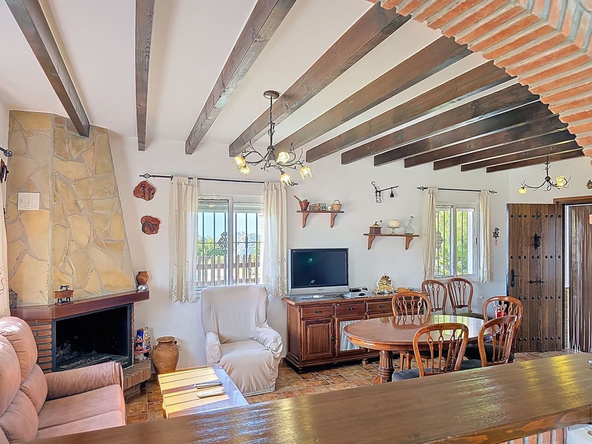 3 makuuhuone Huvila myytävänä paikassa Competa mukana uima-altaan 
autotalli - 420 000 € (Ref: 8930439)