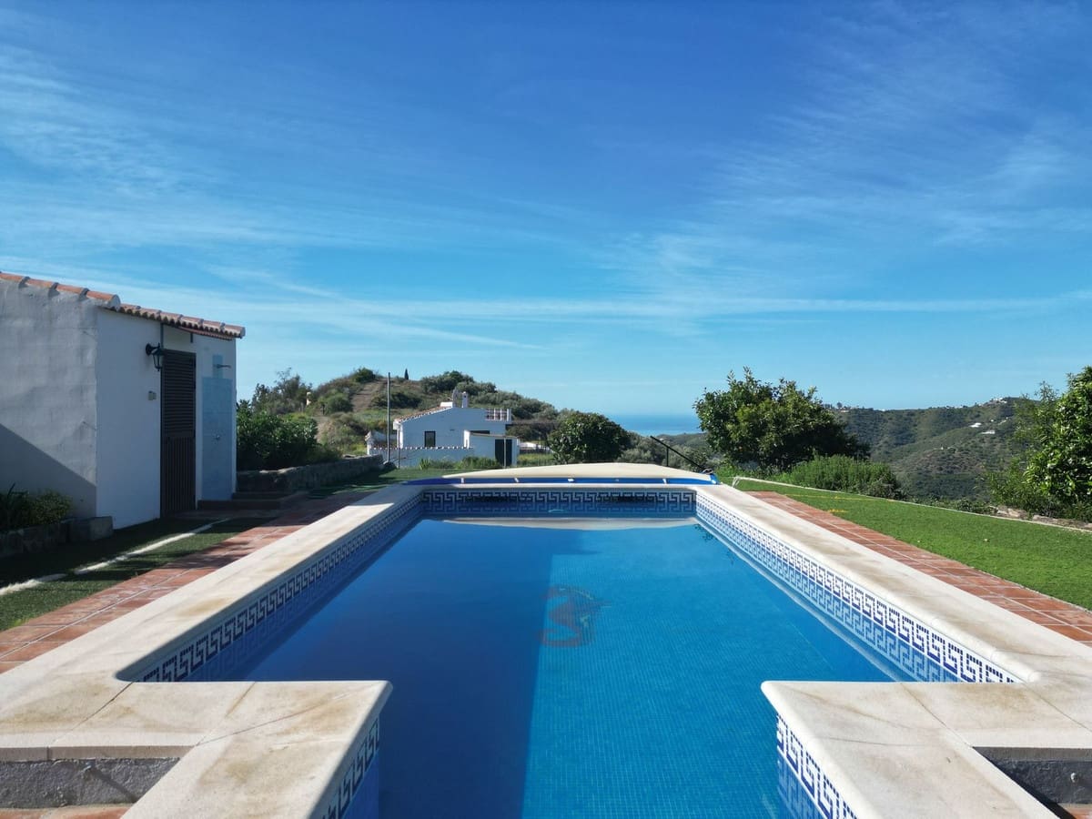 3 makuuhuone Huvila myytävänä paikassa Competa mukana uima-altaan 
autotalli - 420 000 € (Ref: 8930439)