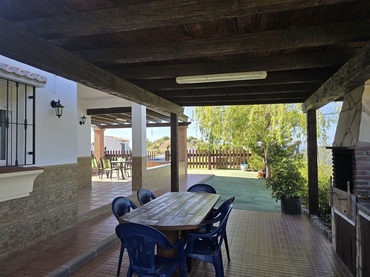 3 makuuhuone Huvila myytävänä paikassa Competa mukana uima-altaan 
autotalli - 420 000 € (Ref: 8930439)