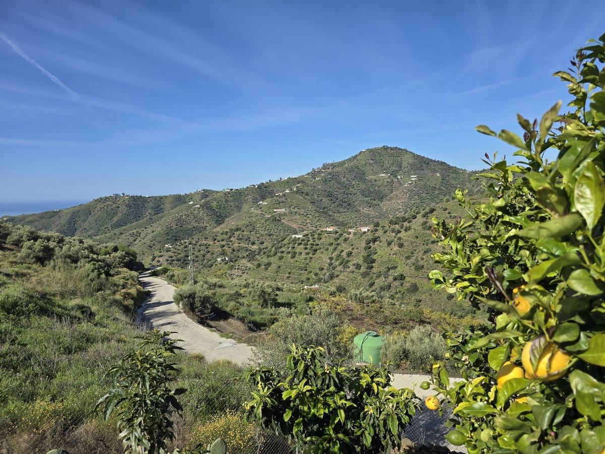 3 makuuhuone Huvila myytävänä paikassa Competa mukana uima-altaan 
autotalli - 420 000 € (Ref: 8930439)