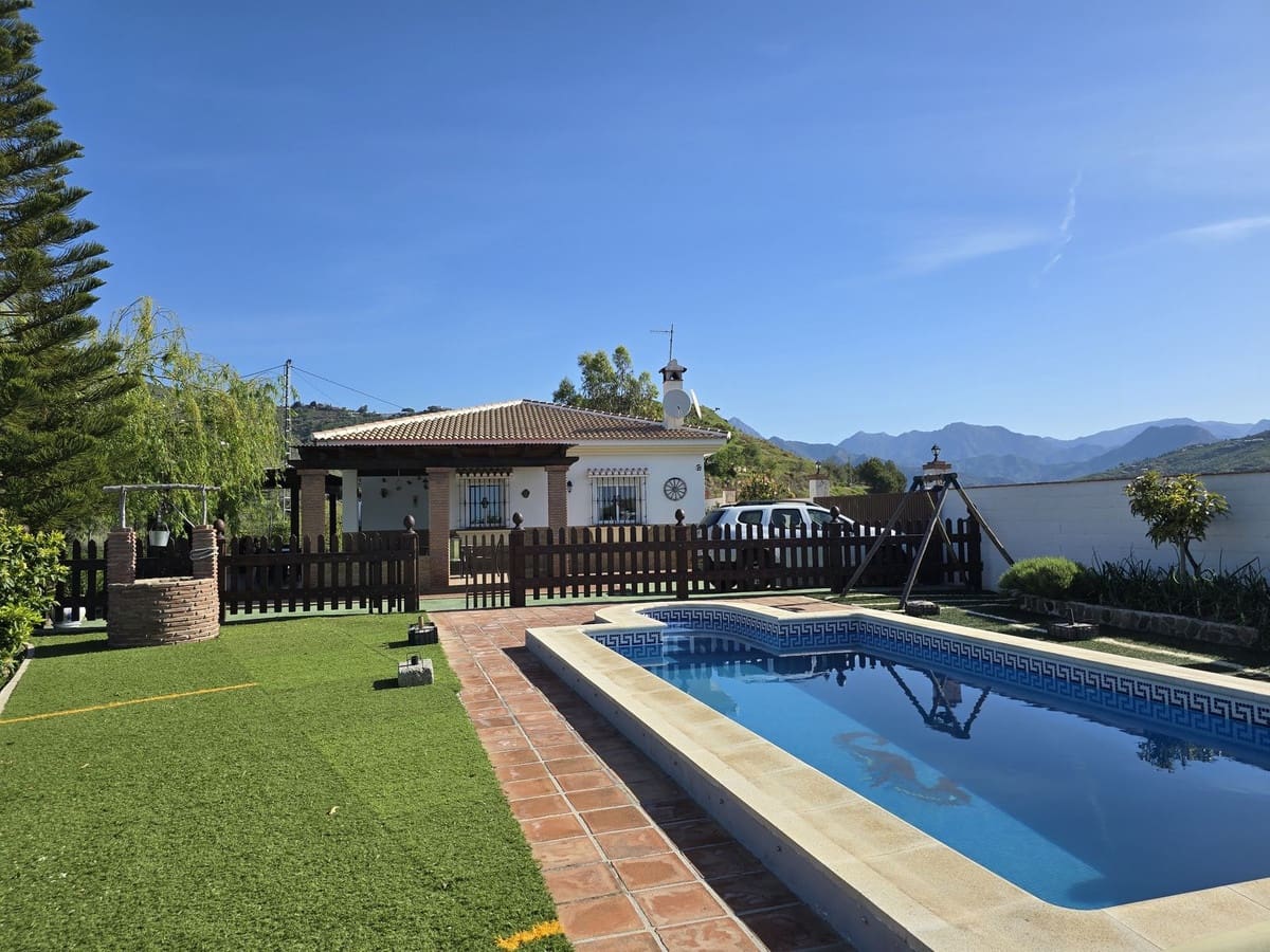 3 soverom Villa til salgs i Competa med svømmebasseng garasje - € 420 000 (Ref: 8930439)