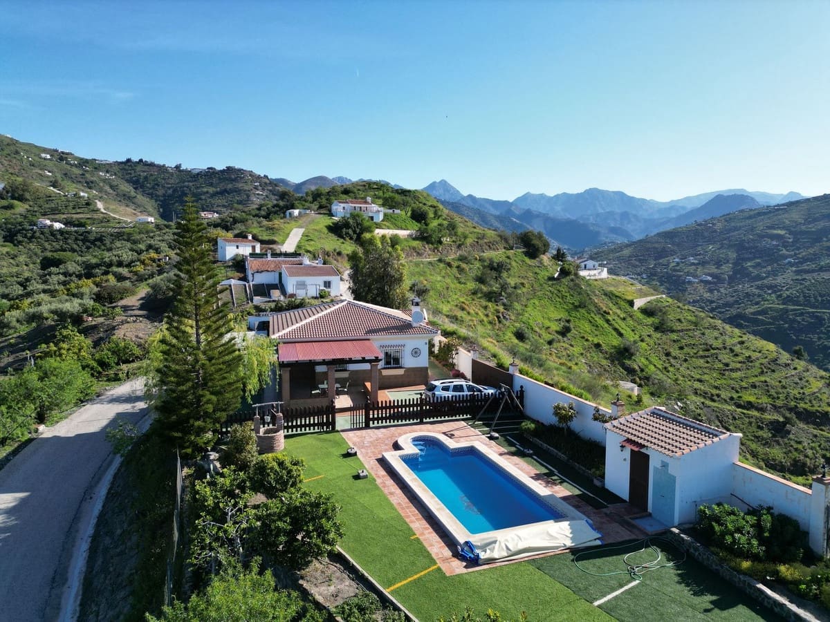 3 soverom Villa til salgs i Competa med svømmebasseng garasje - € 420 000 (Ref: 8930439)
