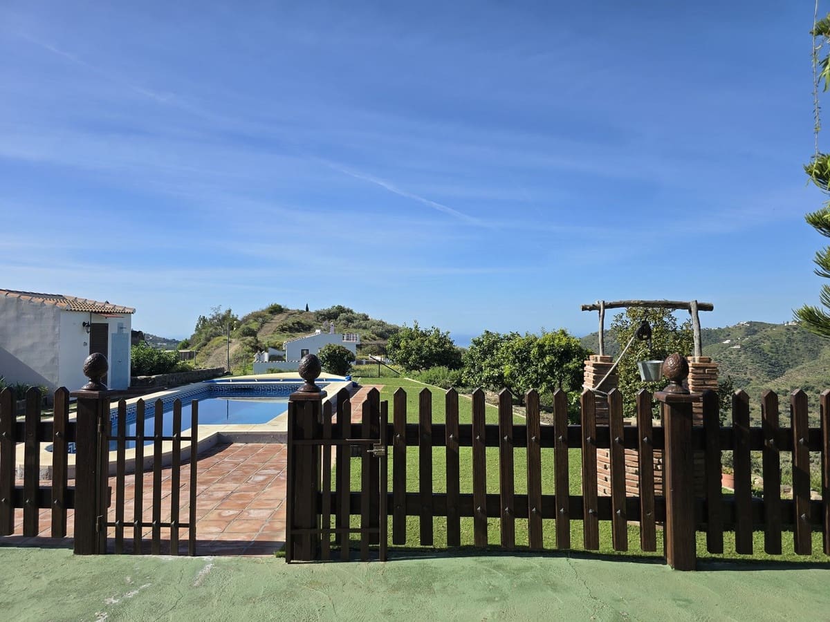 3 soverom Villa til salgs i Competa med svømmebasseng garasje - € 420 000 (Ref: 8930439)