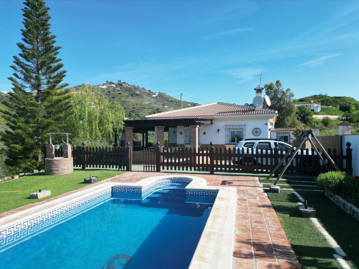 3 soverom Villa til salgs i Competa med svømmebasseng garasje - € 420 000 (Ref: 8930439)