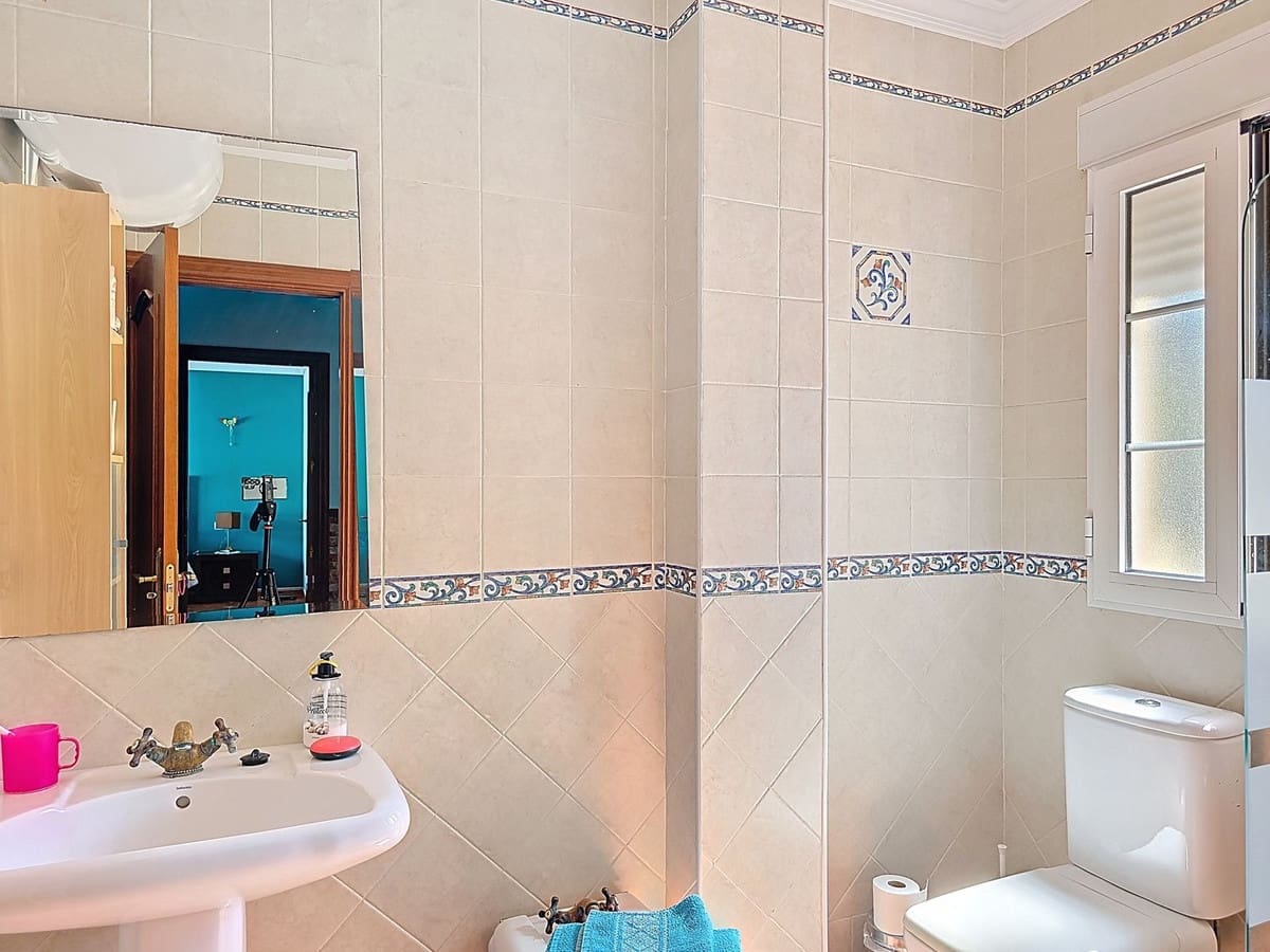 4 bedroom Villa for sale in Canillas de Albaida with pool garage - € 437,000 (Ref: 8938215)