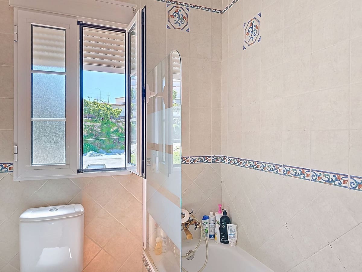 4 bedroom Villa for sale in Canillas de Albaida with pool garage - € 437,000 (Ref: 8938215)