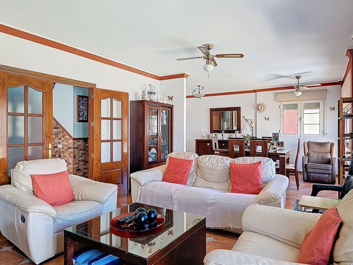 4 bedroom Villa for sale in Canillas de Albaida with pool garage - € 437,000 (Ref: 8938215)