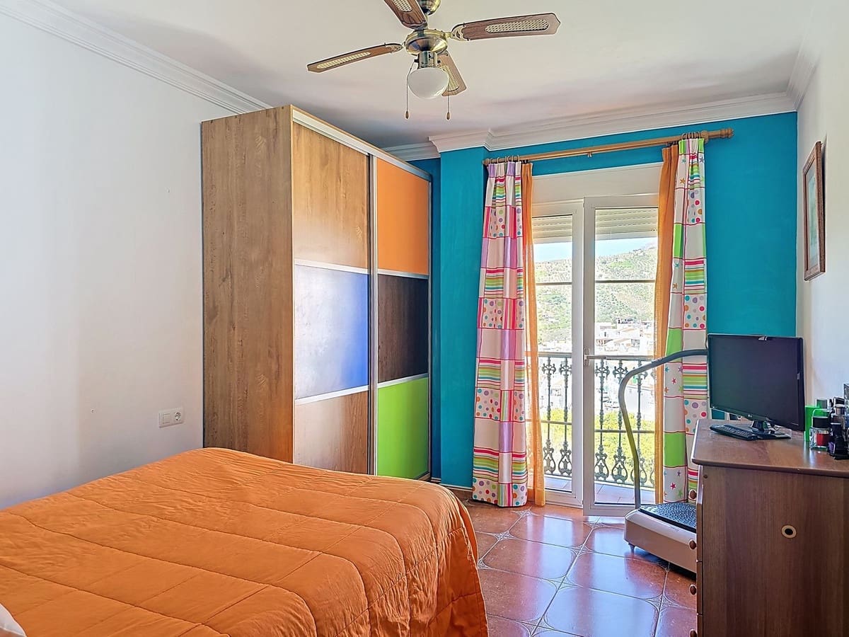 4 bedroom Villa for sale in Canillas de Albaida with pool garage - € 437,000 (Ref: 8938215)