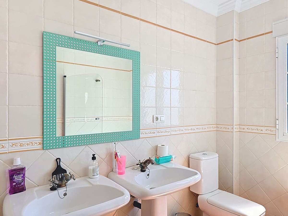 4 bedroom Villa for sale in Canillas de Albaida with pool garage - € 437,000 (Ref: 8938215)