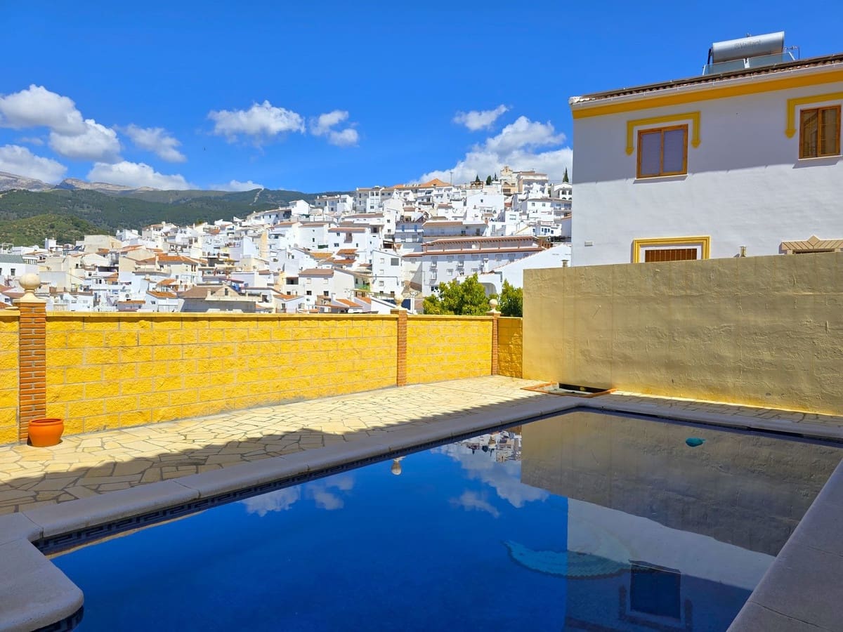 4 bedroom Villa for sale in Canillas de Albaida with pool garage - € 437,000 (Ref: 8938215)